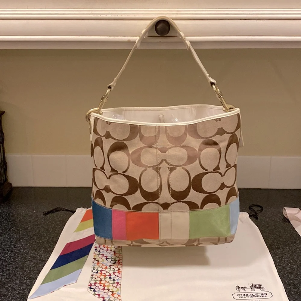 COACH jacquard w/multicolored band at base. Cream patent leather trim. #10858 - Picture 2 of 15